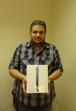 Power Horse تسلّم جهاز "iPad" وكرة قدم للفائز بمسابقة رائد